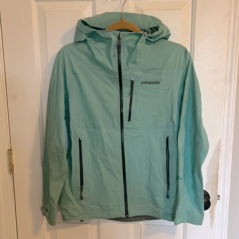 Patagonia Light Mint Hooded Ski & Snow Jacket
